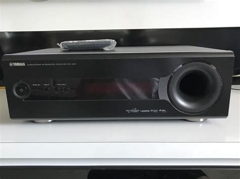 Yamaha SR-300 Receiver with built-in subwoofer & soundbar, Audio ...