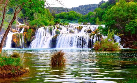 Explore waterfalls at Krka National Park | Fantastic 6hr. Split tour