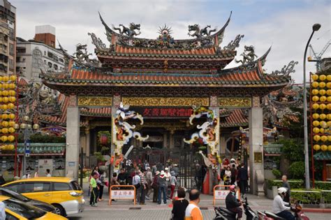 The Most Beautiful Temples in Taipei Goddess Of Mercy, Formosa, Guanyin ...