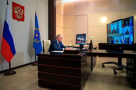 Putin Said to Have Two Identical Offices: One in Moscow, the Other at ...