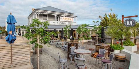 Matakana pub a pivotal part of village life - Commercial Property - NZ ...