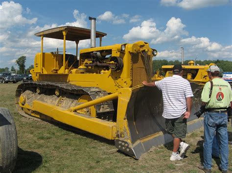 Caterpillar D9 Bulldozer | Heavy equipment, Caterpillar equipment, Big ...