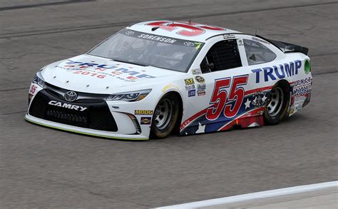 Trump Campaign Gets a Race Car Courtesy of Nascar Owners - Bloomberg