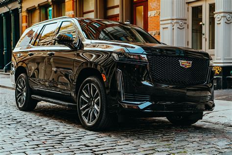 2021 Cadillac Escalade Review | Luxury Three-Row SUV with Tech-Focused ...