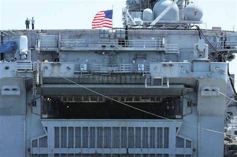 USS Bataan LHD-5 Amphibious Assault Ship | DefenceTalk Forum