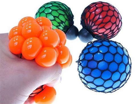 How to Make a Stress Ball: A Super Fun and Squishy Toy – Craft projects ...