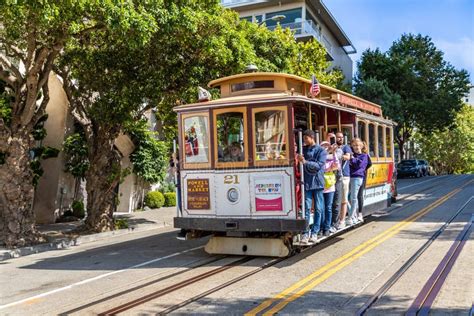 Cable Car Tram in San Francisco Editorial Photo - Image of states ...