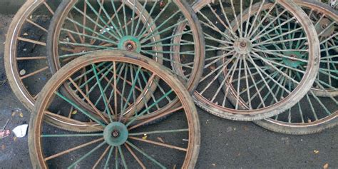 20 Incredible Ways to Use Old Wagon Wheels In Your Garden - How to ...