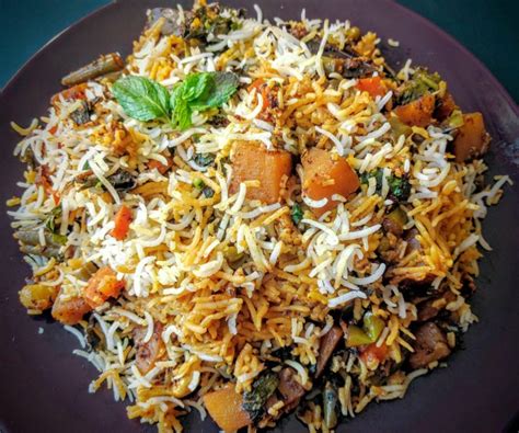 Veg Biryani Recipe | Hyderabadi Veg Dum Biryani | VegeCravings