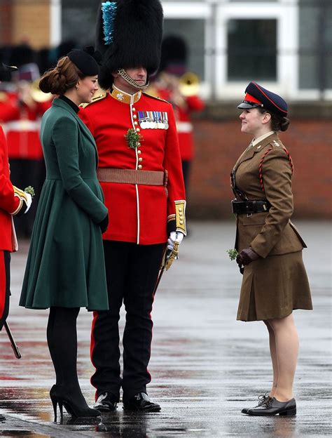 How To Identify The Foot Guards at Buckingham Palace