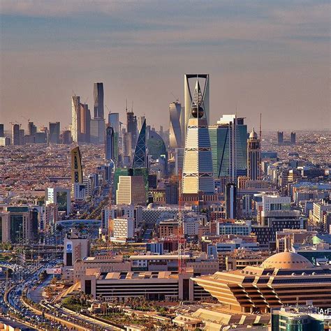 The bizarre skyline of Riyadh [1017x1017] : r/CityPorn