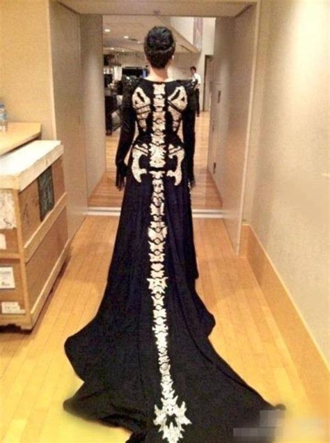 Dragon skeleton dress worn by Taiwanese singer A-Mei | Skeleton dress ...