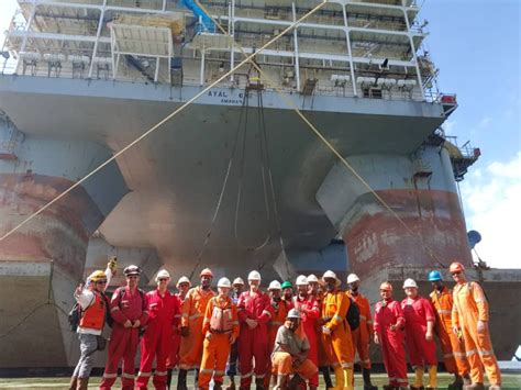 Oil rig workers all at sea under weight of pandemic measures | MalaysiaNow