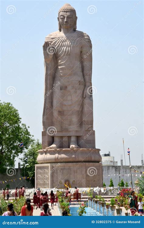 Buddha Statue At Sarnath Editorial Image - Image: 32802375