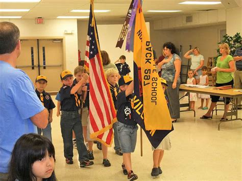 How to Conduct a Cub Scout Flag Ceremony (Free Printable!) ~ Cub Scout ...