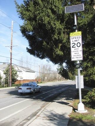 City installs flashing school zone lights on Lea Hill | Auburn Reporter