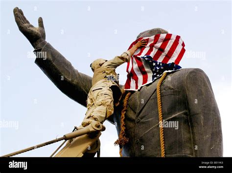 Saddam Statue Stock Photos & Saddam Statue Stock Images - Alamy