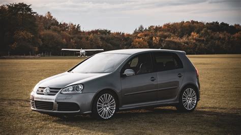 The upcoming classic caR: the Golf Mk5 R32.