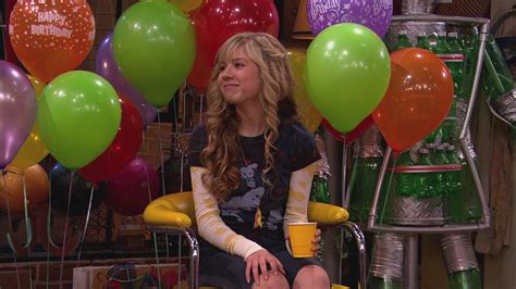 Watch iCarly (2007) Season 2 Episode 14: iCarly - iMake Sam Girlier ...