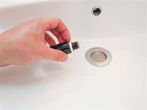 3 Ways to Clean a White Sink - wikiHow