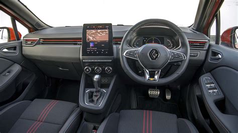 Renault Clio E-TECH hybrid interior & comfort | DrivingElectric