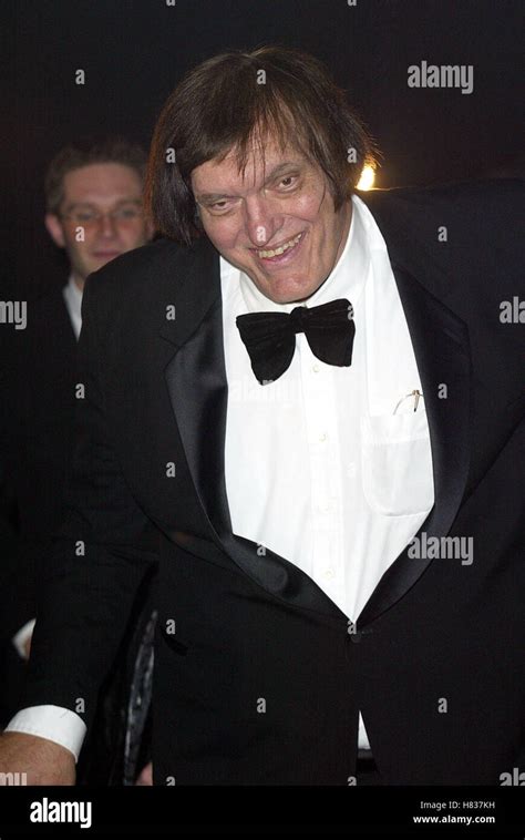 Richard kiel james bond hi-res stock photography and images - Alamy