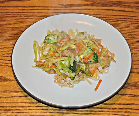 Pork Yakisoba - Hezzi-D's Books and Cooks | Pork yakisoba, Family ...