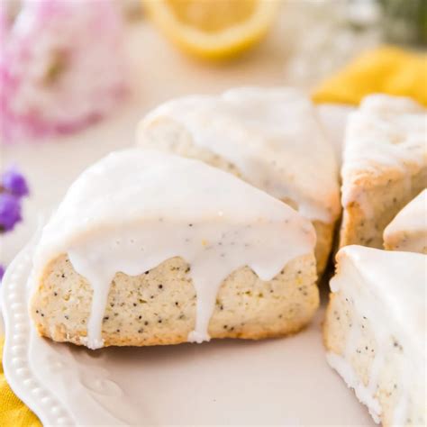 Lemon Poppy Seed Scones - Sugar Spun Run