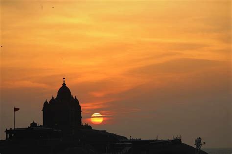 Sunrise and Sunset in Kanyakumari Beach, Kanniyakumari | Kanyakumarians