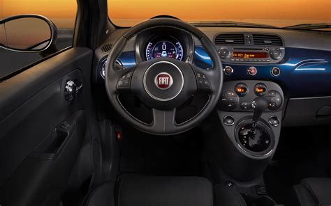 2015 Fiat 500 Interior - HD Pictures @ carsinvasion.com