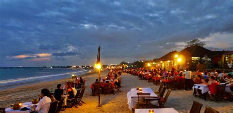 Pantai Jimbaran Keindahan Sunset yang Romantis - Bali