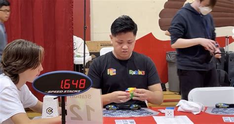 Video: Man Breaks World Record, Solves Rubik's Cube In 3.1 Seconds ...