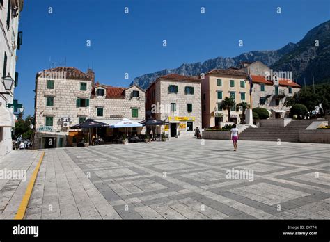 Main square of the old town of Makarska, Makarska Riviera, Dalmatia ...