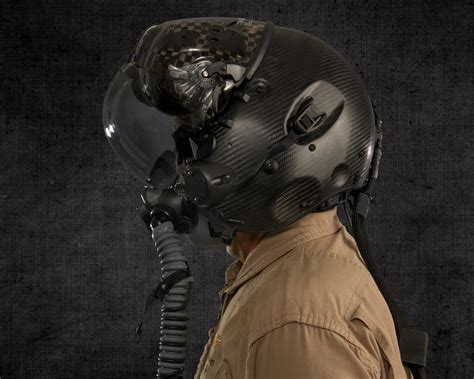 Up close and personal with the F-35's 400K USD flight helmet with a X ...