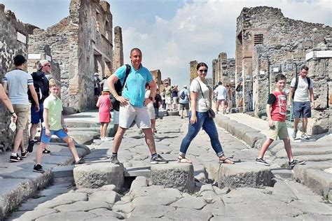 Small-Group Tour of Pompeii for Children & Families with Kid-friendly Guide