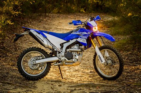 2017 YAMAHA WR250R - Dirt Action