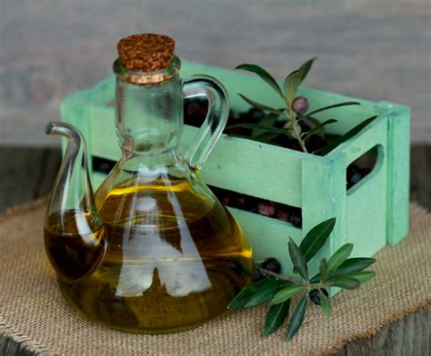 Off-Grid Medicine Kit – How To Make Your Own Tea Tree Oil