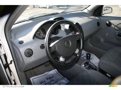 Gray Interior 2005 Chevrolet Aveo LS Sedan Photo #40666907 | GTCarLot.com