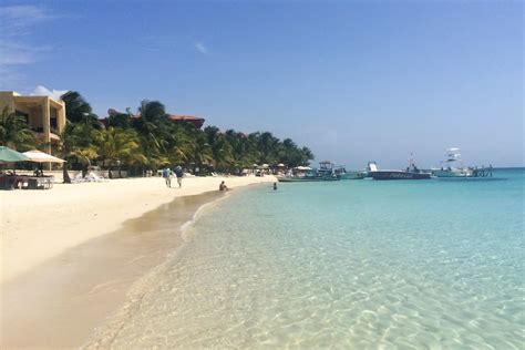 Roatan Honduras Beaches: West Bay vs West End - Nothing Familiar