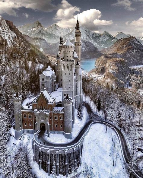 Fairy tale castle Schloss Neuschwanstein, Bavaria, Germany. : r/pics