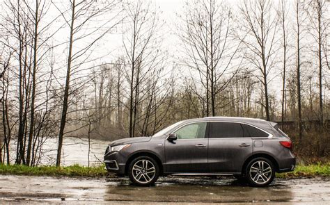 New Acura MDX Sport Hybrid exhibits poise, refinement - CNET