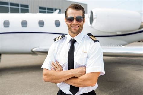 How Much Do Private Jet Pilots Make - Meikle Catell