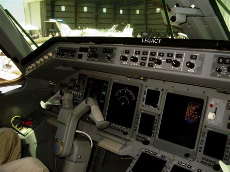 Jet Airlines: embraer legacy 500 cockpit