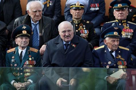 Belarus Leader Lukashenko Avoids Stroll, Skips Lunch After Moscow Parade