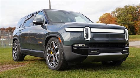 Rivian R1S First Drive Review | AutoTrader.ca