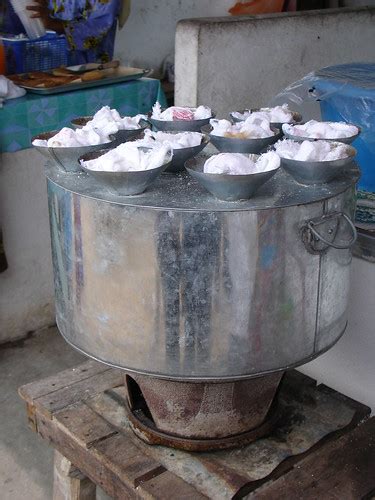 putu halba | Putu is a Tamil word for cakes made from peanut… | Flickr