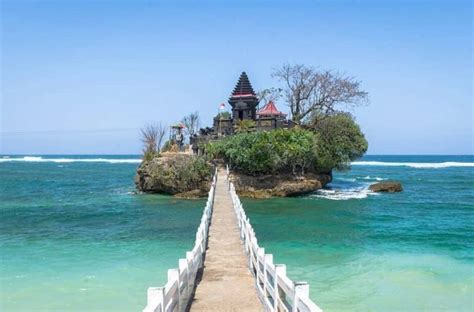 Pantai Balekambang Malang, Akses dan Hargat Tiket Masuk Terbaru - Trip ...