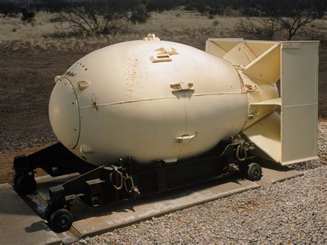 atomic-bomb-detonates-in-nagasaki - Hiroshima and Nagasaki Pictures ...