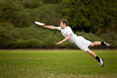 What Are the Two Types of Catches in Ultimate Frisbee? – Yard Life Master