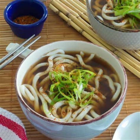 Kake Udon (Japanese Noodle Soup) - Kawaling Pinoy